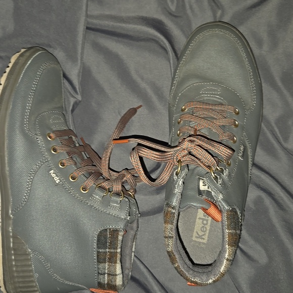 Keds Size 8.5 Tie Gray Short Boot - Picture 3 of 7